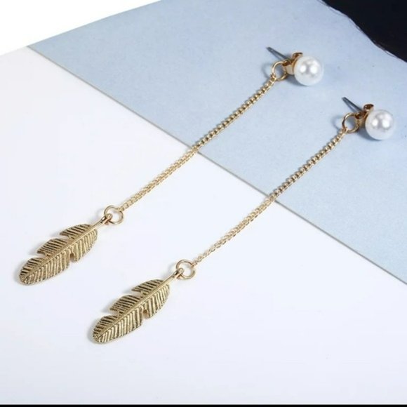 ☆Bethany ☆ Pearl and Feather Earrings - Picture 3 of 5